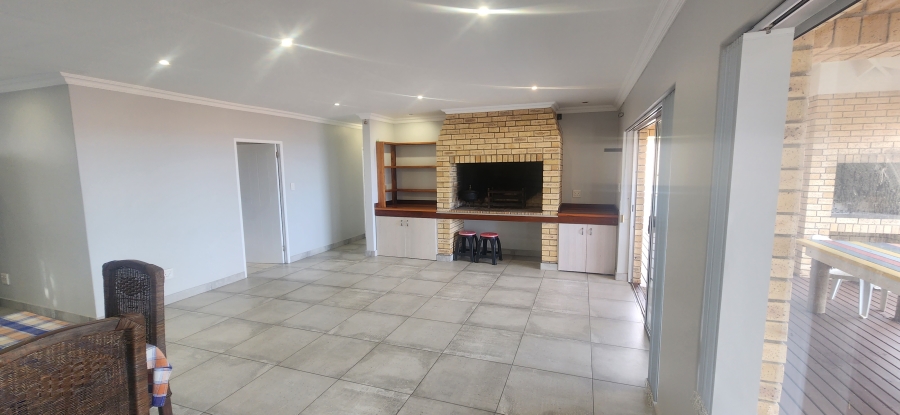 6 Bedroom Property for Sale in Dana Bay Western Cape